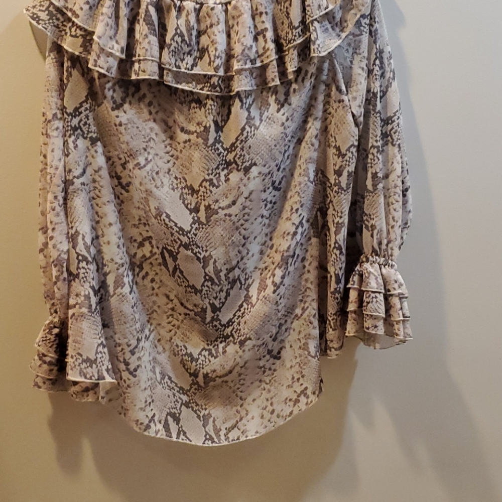 SNAKE PRINT BLOUSE - Picture 5 of 8